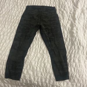 Lululemon Align camo crop, sz 8